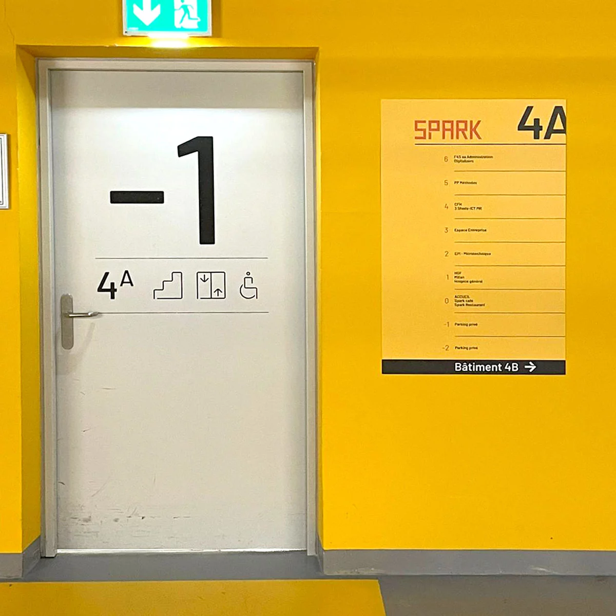 signaletique_parking_TOTAL_WEB_0001_7d615e1f-81ba-4a03-9805-40e8f9e2d6a5