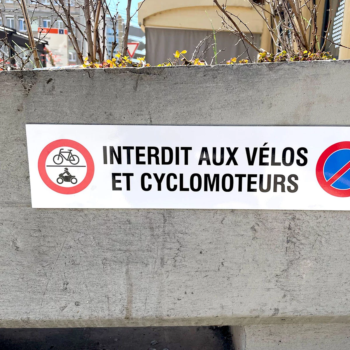 signaletique_parking_TOTAL_WEB_0005_1b7f41e9-5361-4e03-82f4-f805084e5851