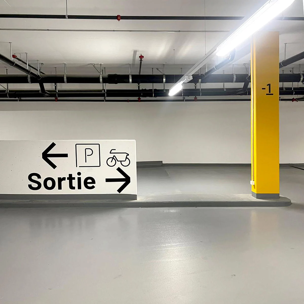 signaletique_parking_TOTAL_WEB_0006_554a95e2-4789-40b9-b091-4d3ebecedd38